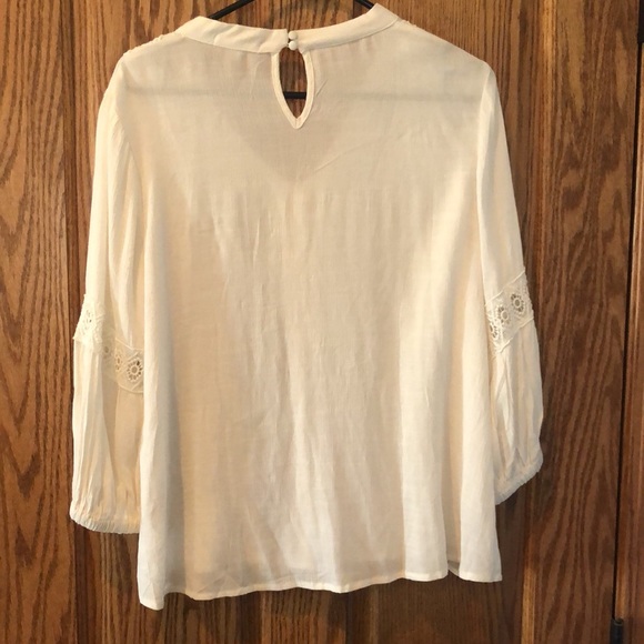 Blouse - Picture 2 of 3